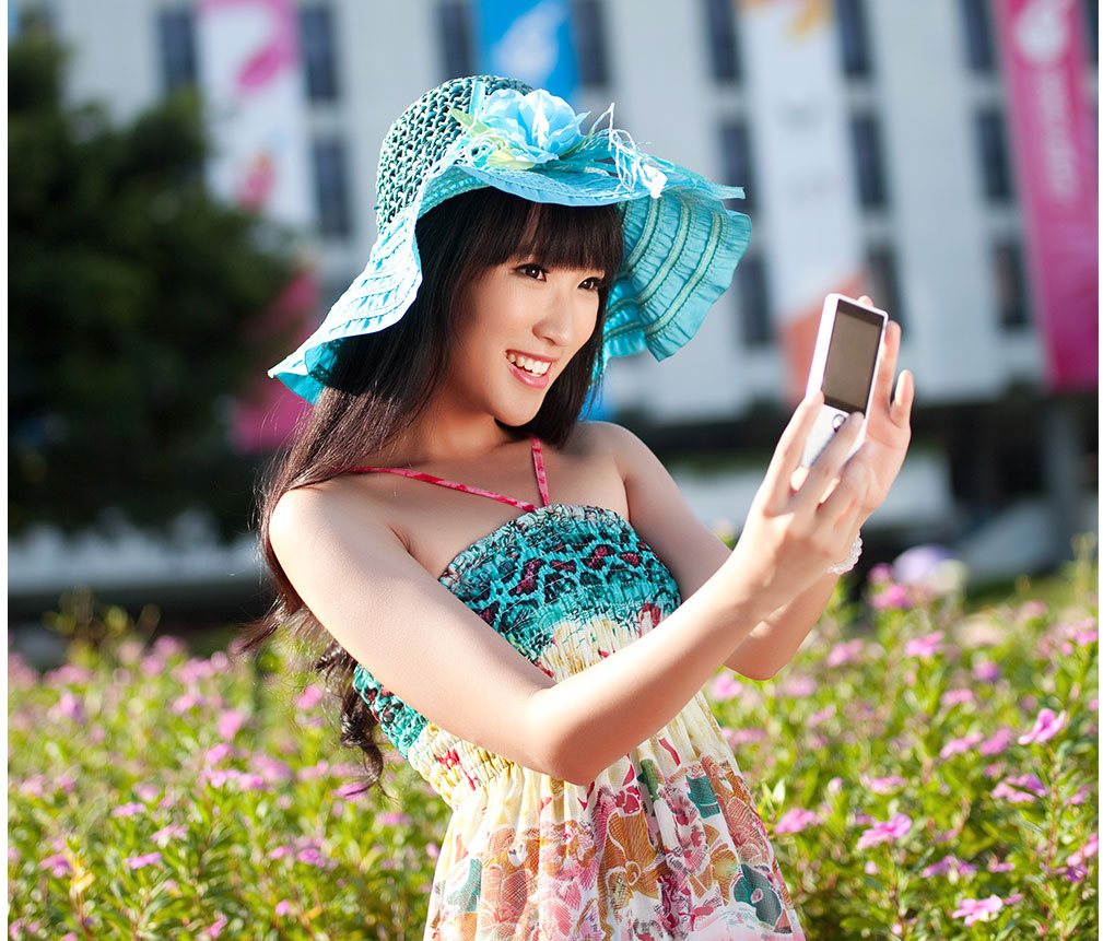 真我手機(jī)柜臺(tái)設(shè)計(jì)